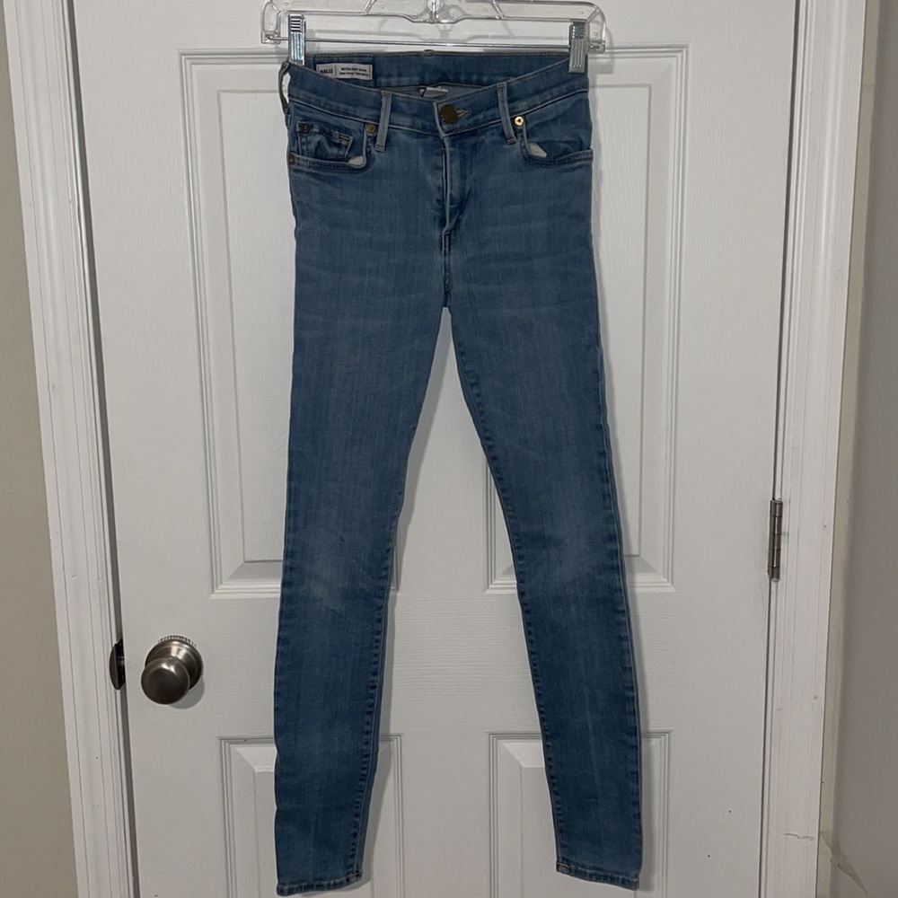 ****SOLD**** Women’s True Religion Mid Rise Jeans - Picture 1 of 7